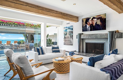 Eastern Malibu House | Spacious 5-bedroom beachfront house in Malibu Colony