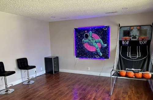 Paradise House | Spacious 6-bedroom house in enchanting Las Vegas with huge pool CLOSE TO AIRPORT