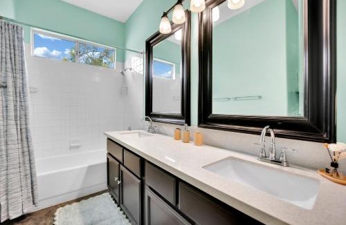 Silverado Ranch House | Spacious 6-bedroom house in Las Vegas
