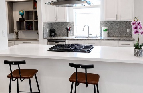 Reseda House | Spacious 6-bedroom house in delightful Los Angeles with AC