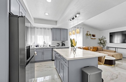 Las Vegas House | Spacious 7BR/5BA 8 Beds w/Hot Tub | Near & Airport