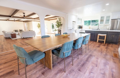 Byron House | SPACIOUS AND PRIVATE 2-ACRE ESTATE SET AMONG AN OLIVE ORCHARD