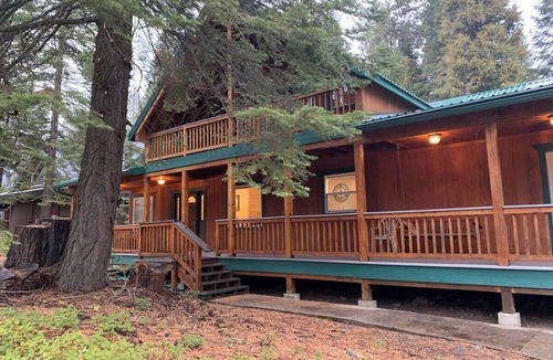Shaver Lake Cabin | Spacious and Serene 4-bedroom cabin in enchanting Shaver Lake with WiFi