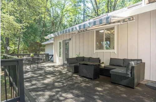 Glencoe Cabin | Spacious Arnold Retreat , Sleeps 18, 3 Private Acres