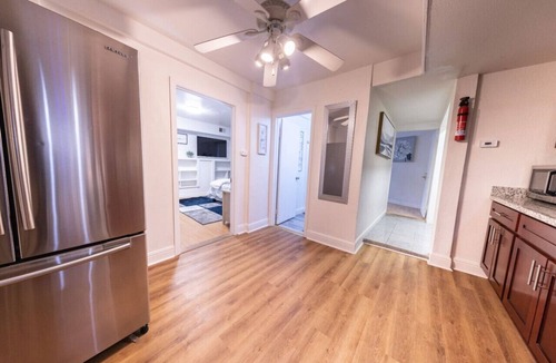 San Bruno House | Spacious Backyard |BBQ, Games, Fast-WiFi, Sleeps 8