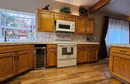 Bass Lake Cabin | Spacious Bass Lake Cabin: Walk to Water & Pines Resort - Famous Stonework Patio