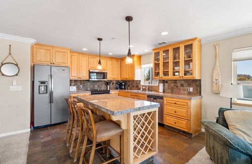 Morro Bay House | Spacious, Beautiful New Townhome Close to Downtown!