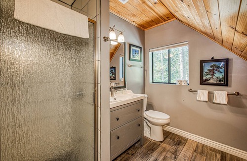 Big Creek Cabin | Spacious cabin-style home with deck, near dining, slopes & lake - dog-friendly