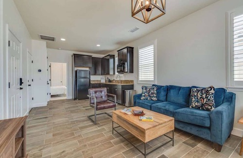 Reno House | Spacious & Comfy ~ 5★ Location ~ ♛Royal Beds ~ 4BR