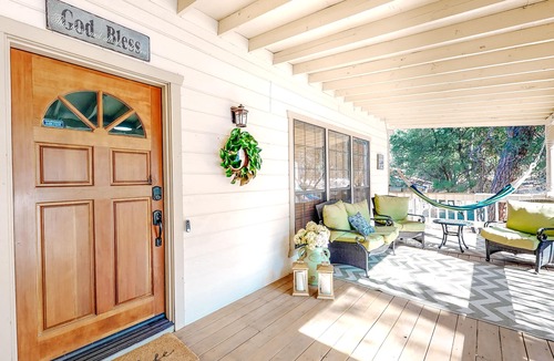 Groveland House | Spacious, family-friendly home w/a gourmet kitchen, multiple decks, & free WiFi