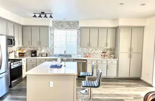 Stockton House | Spacious Family Home, Beautiful Yard & Game Room