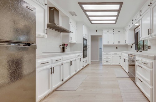 Roosevelt House | Spacious Home - 6 Mi to Downtown Fresno!