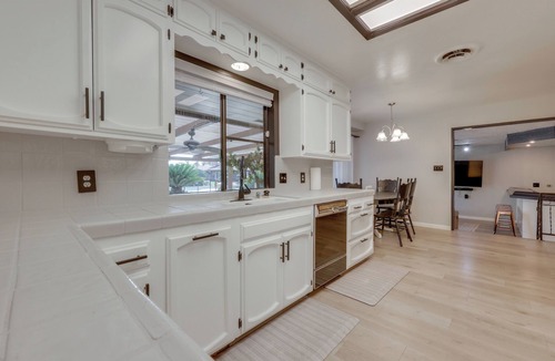 Roosevelt House | Spacious Home - 6 Mi to Downtown Fresno!