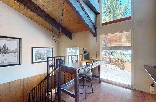 Mammoth Lakes Condo | Spacious Home, Near Trails, Rec Center & Creek Park. Pool On-site