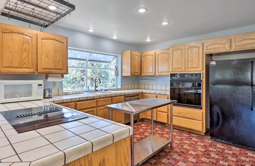 Carson City House | Spacious Home w/ Mtn Views & Starlink WiFi!