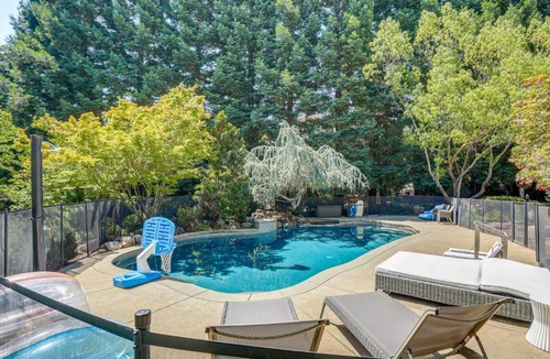 Loomis House | Spacious Home w/Private Pool, Mins to Folsom Lake