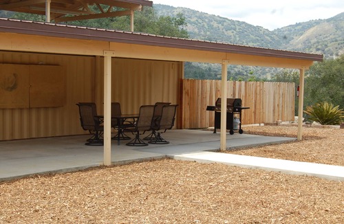 Kaweah House | Spacious House with Breathtaking Panoramic Views and Private River Access