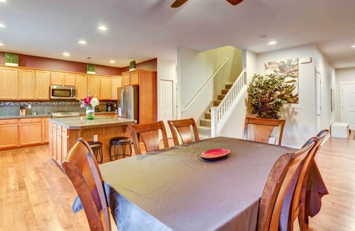 Kent Cottage | Spacious Kent Home w/Patio Near Seatac Airport