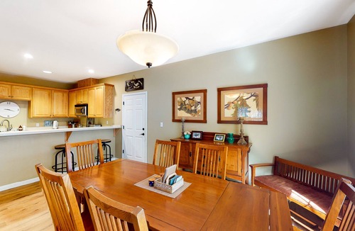 Bass Lake House | Spacious lake view townhouse near Yosemite w/hot tub & pool access, AC, & WiFi