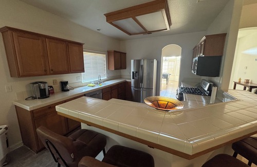 Sanger House | Spacious Lovely 5-bedroom house in charming Sanger with AC