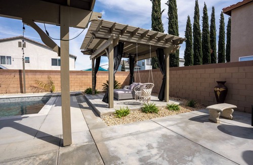 Lancaster House | Spacious Luxury Getaway. Pool&Spa. EV Charge