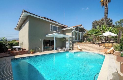 Eagle Rock House | Spacious mid-century modern home with pool in Los Angeles