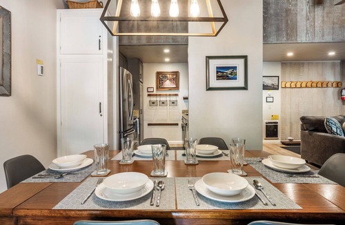 Mammoth Lakes Condo | Spacious & Modern 2BR Condo W/Pool & Spa 637
