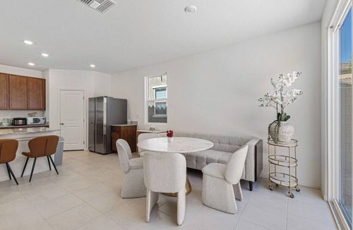 Rhodes Ranch House | Spacious modern cozy 5-bedroom single house near parks in south west Las Vegas