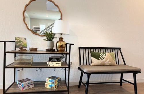 Visalia House | Spacious New 3BR EV Charger 40 min to Sequoia