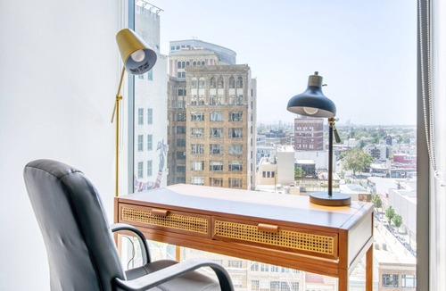 Downtown Oakland Apartment | Spacious Oakland 1BR w/AC, W/D, Sky Deck, next to BART, by Blueground