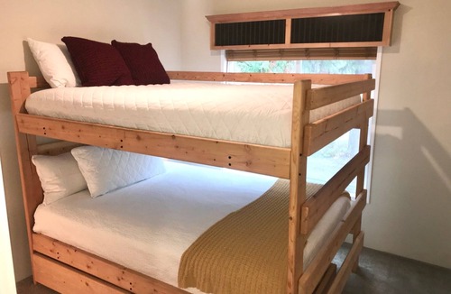 Priest River House | Spacious Priest Lake getaway for a family vacation, group golf or fishing trip.