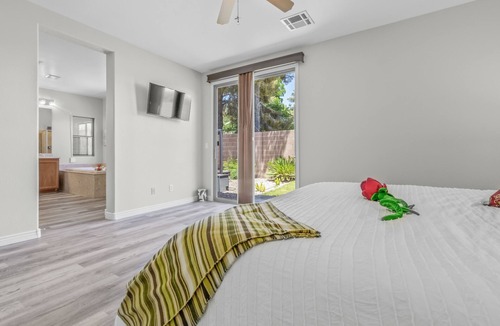 Torrey Pines Ranch House | Spacious Ranch near Downtown with master retreat and backyard BBQ!