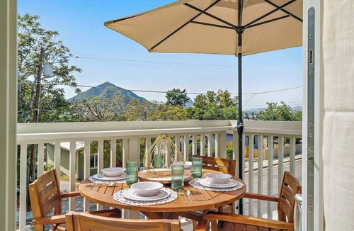 San Luis Obispo House | Spacious SLO Retreat | Walk to DT/Parks