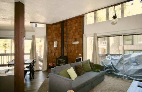 Mammoth Lakes Condo | Spacious, upgraded Condo in Sierra Park Villas