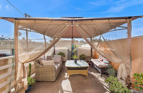 San Clemente House | Spanish-Style San Clemente Loft - King Bed, AC, Garage, Walk to North Beach