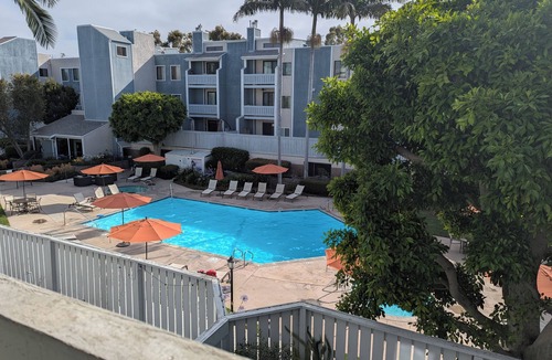 Playa Del Rey Condo | Sparkling Pool View 2BR-2BA by LAX & Beach FIFA Friendly