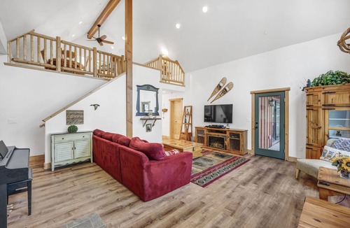 Country Club Estates Cabin | *Specials~ Southern Pines Cabin-Hot Tub/Allow Dogs