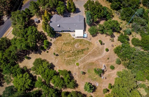 Oakhurst Villa | Spectacular Views w/Hot Tub/BBQ -Yosemite & Bass Lake