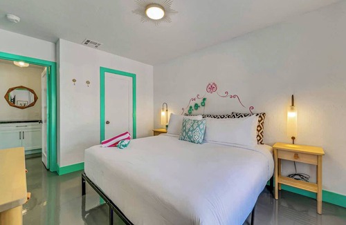 Tahquitz River Estates Hotel | Spirit of Sofia Villas 11BR Private Group Buyout