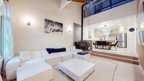 Mammoth Lakes Apartment | St, Moritz #34 Condo