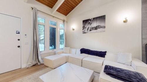 Mammoth Lakes Apartment | St, Moritz #34 Condo