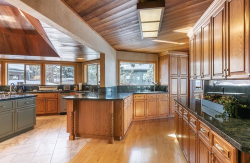 Lincoln Park House | Stairway to Heaven with Stunning Lake Views from Cave Rock, Sleeps 10