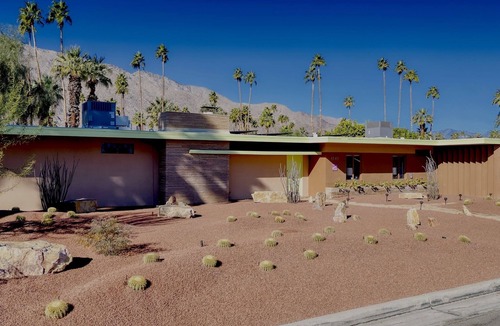 Deep Well Ranch House | Star of Modernism Week - Three Bedrooms, Pool &Spa in Historic Deepwell Estates
