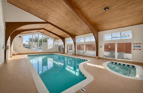 Munras Avenue Hotel | Stargazer Hotel