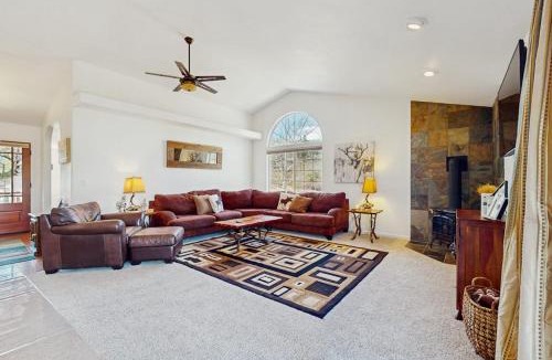 Mountain View Estates House | Stargazing Sunrise Sunset and Skiing