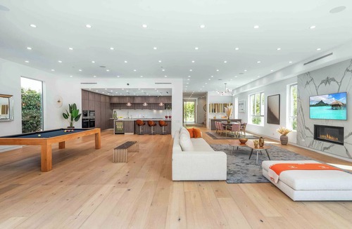 Beverly Hills Villa | Stark Villas by LuxJB 🏆 12 Bedroom Retreat 🏆 2 Villas 2 Minutes Walk Apart