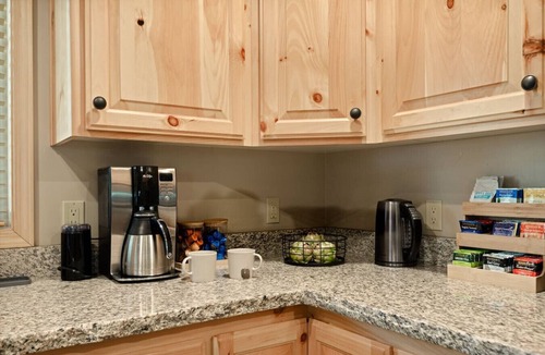 Woodlands Cabin | Starlight Haus, New 3BR w/EV Charger & Fireplace
