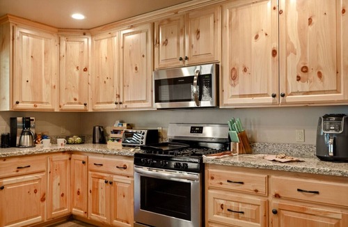 Woodlands Cabin | Starlight Haus, New 3BR w/EV Charger & Fireplace