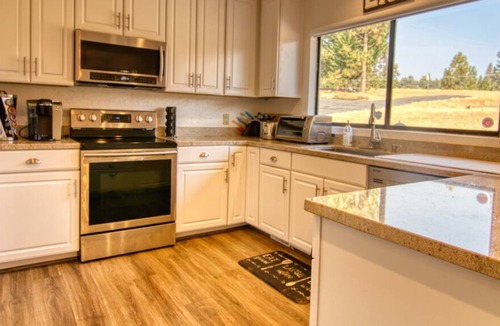 Groveland House | Starry Hills in Pine Mountain Lake