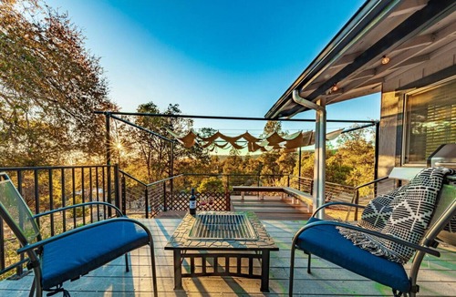 Oakhurst Cabin | Starry Night Cabin at Sky Ranch